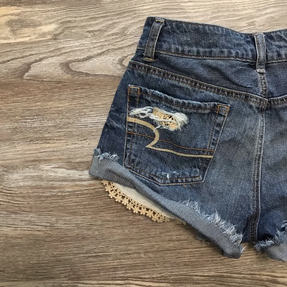 American Eagle Hi Rise Festival Distressed Lace Detail Shorts 0